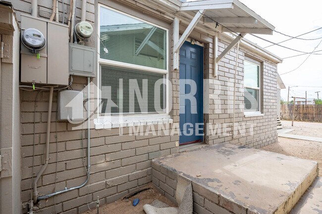 Building Photo - Multi-Unit Space Available NOW!