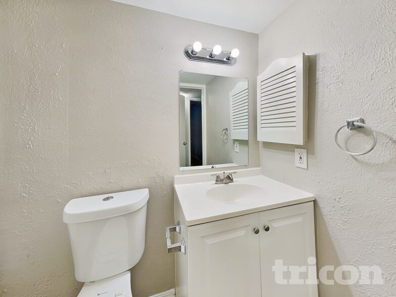 Building Photo - 2806 Quail Run Dr