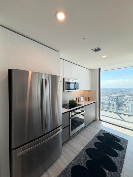 Building Photo - 501 N Miami Ave