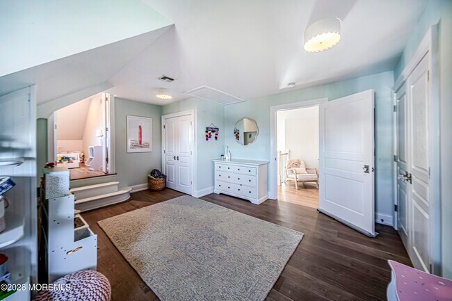 Building Photo - 3 Elizabeth Pl