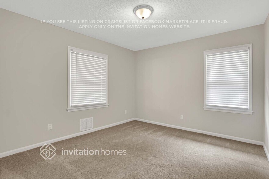 Building Photo - 1833 Rollingwood Dr SE
