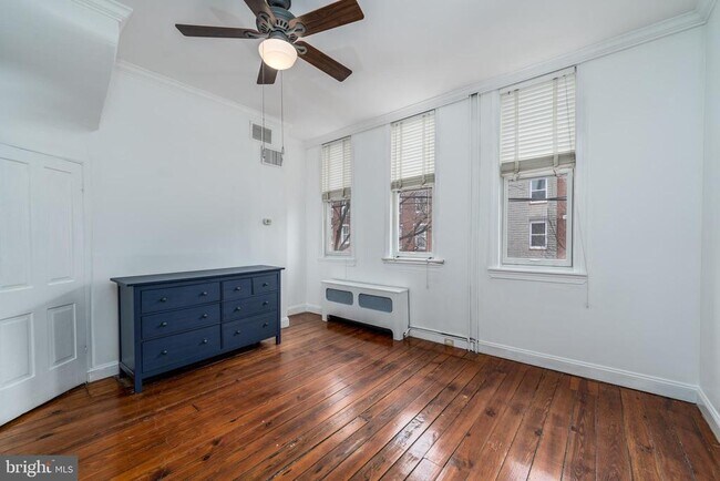 Building Photo - 1153 Riverside Ave