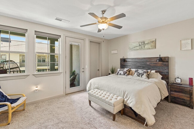 Building Photo - 328 Vin Almoradi Ct