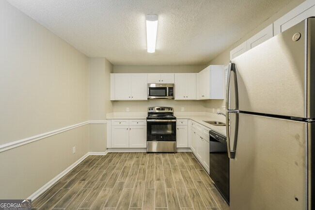 Building Photo - 2488 Carol Cir