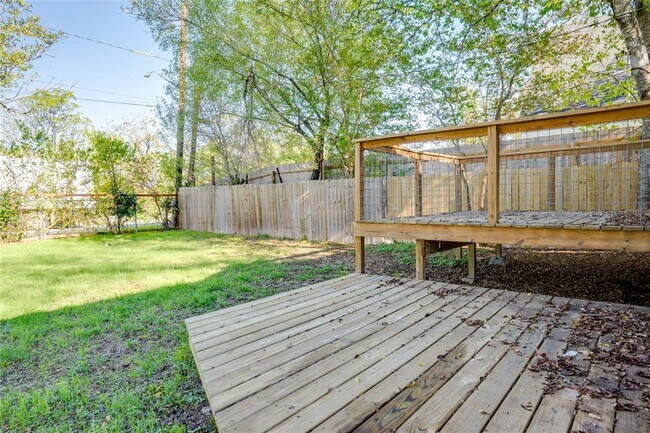 Building Photo - 2713 Sweeney Ln