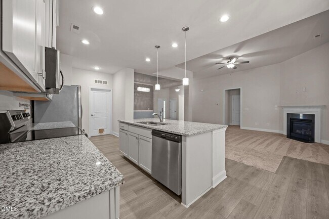 Building Photo - 75 Rolling Waters Ct