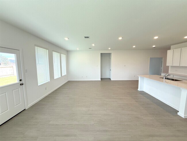 Building Photo - 423 Amy St