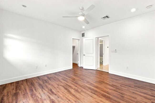 Building Photo - 432 NE 16th St