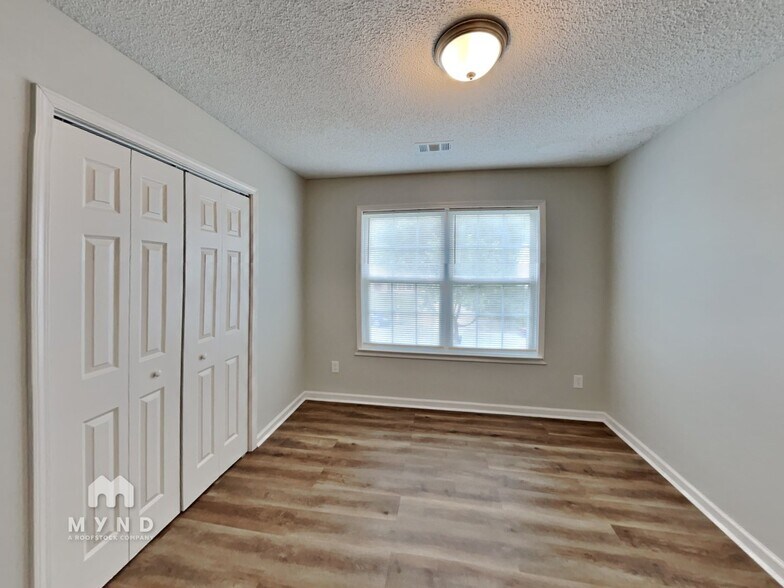 Building Photo - 5757 Village Loop
