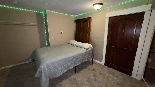 Building Photo - 546 Alaska Frontage Rd