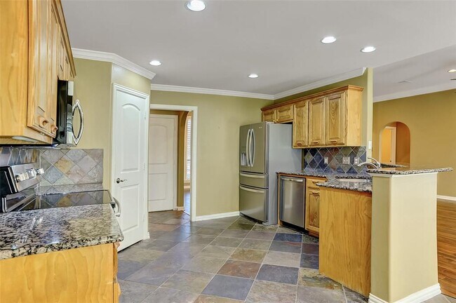 Building Photo - 3815 Sumner Ct