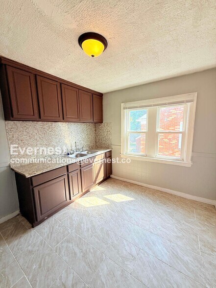 Building Photo - 15444 Appoline St