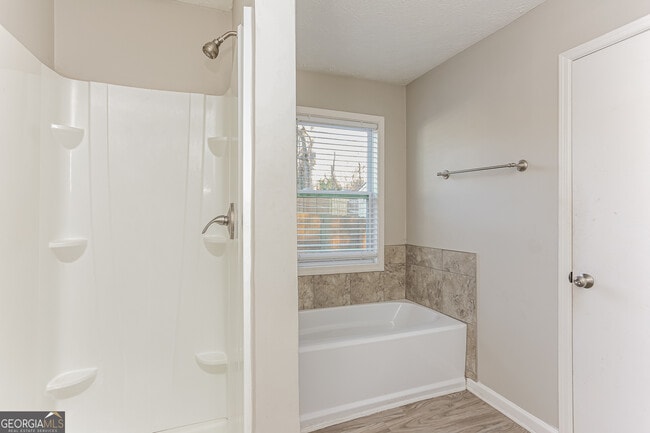 Building Photo - 10442 Tara Beach Cir