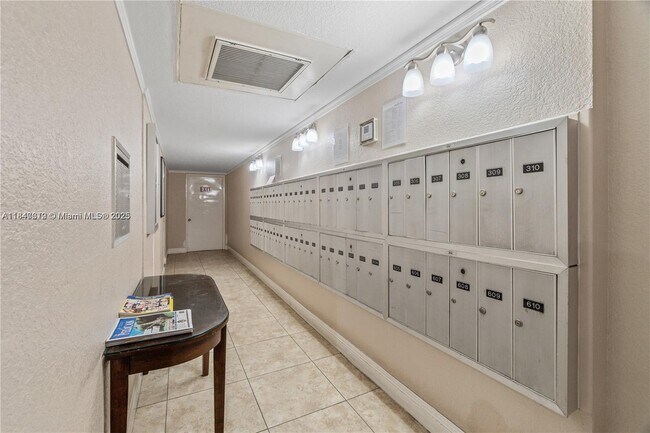 Building Photo - 2651 S Course Dr