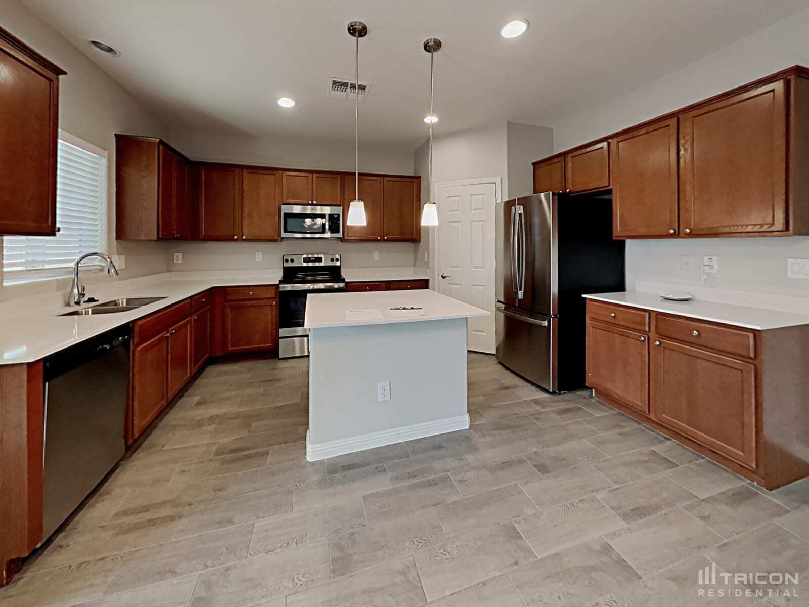 Building Photo - 5711 W Milada Dr