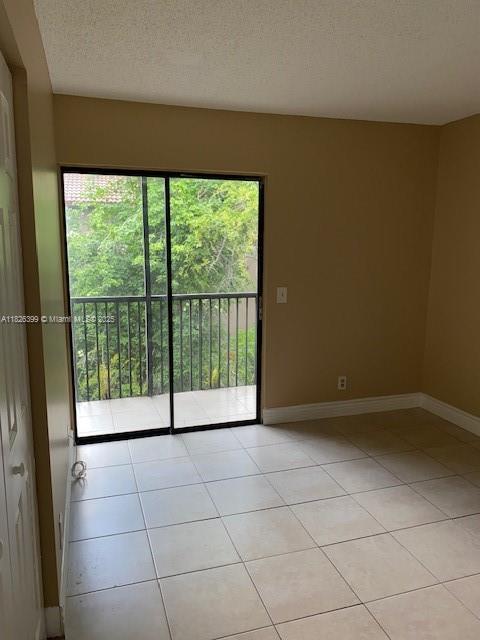 Building Photo - 3028 Coral Ridge Dr