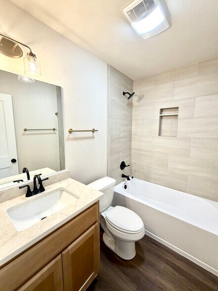 Building Photo - 1206 Bridgewater Dr
