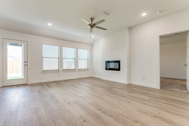 Building Photo - 4908 Pebblewood Dr