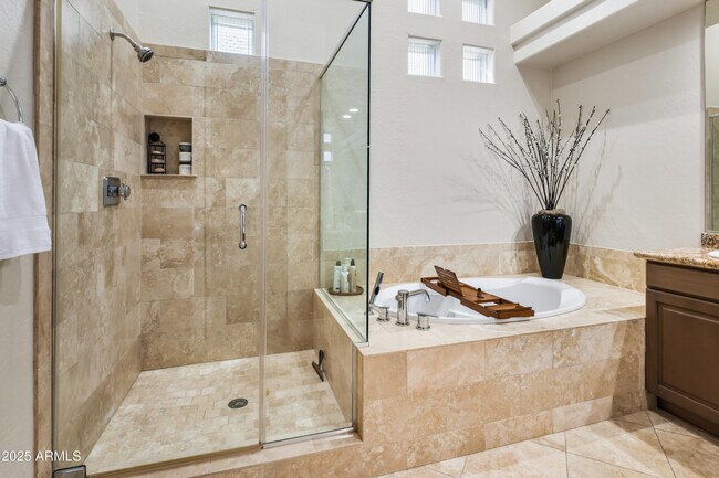 Building Photo - 10637 E Blanche Dr