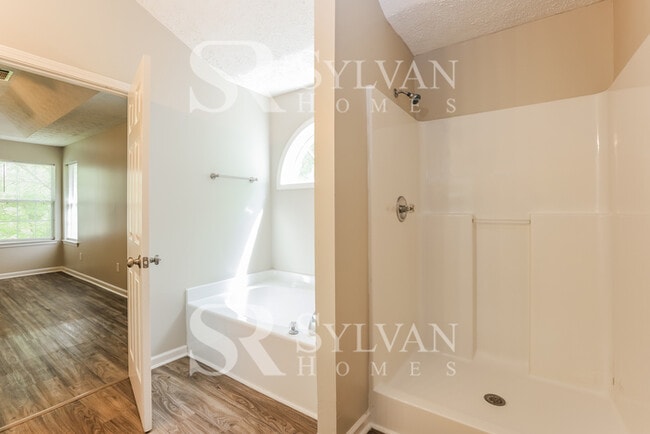 Building Photo - At Last, This Is What You Have Been Searching For!