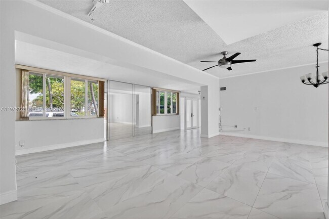 Building Photo - 1470 N Treasure Dr