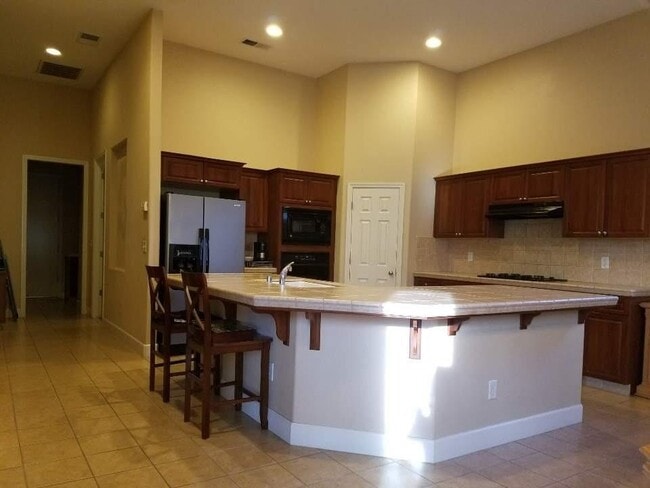 Building Photo - 5697 W Birch Ave