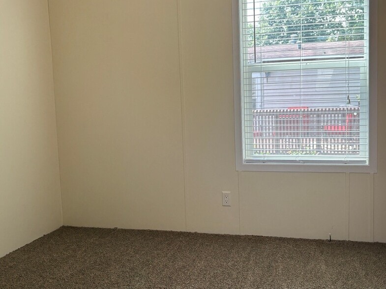 Building Photo - 2061 Windover Dr