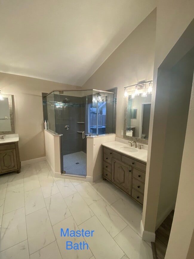 Building Photo - 321 Misty Meadow Dr