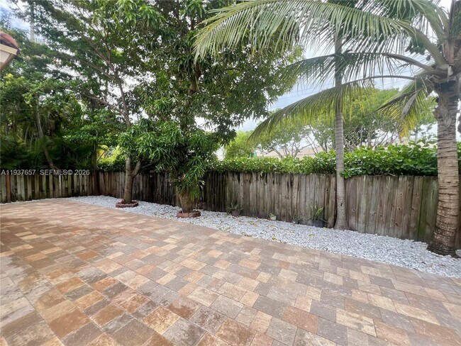 Building Photo - 16020 SW 91st Ct