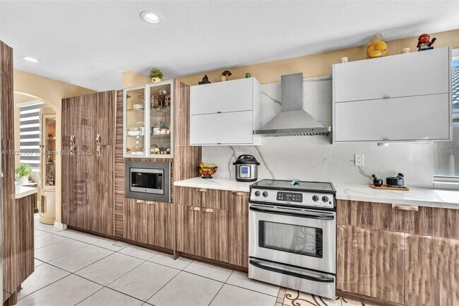 Building Photo - 16408 Sapphire Pl