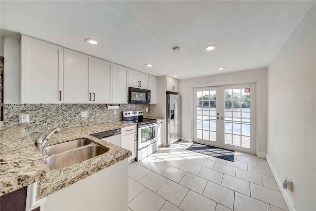 Building Photo - 5900 N Farragut Dr