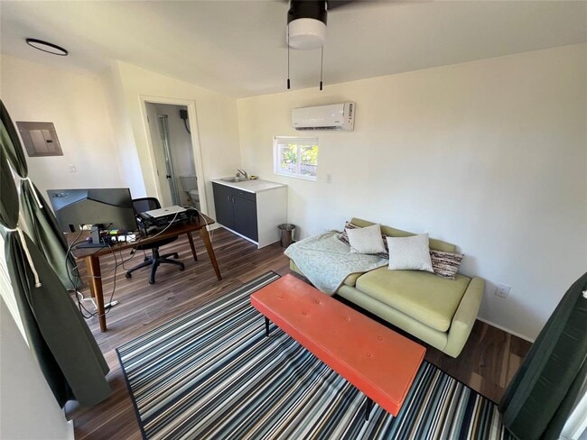 Building Photo - 4506 Oakmont Blvd