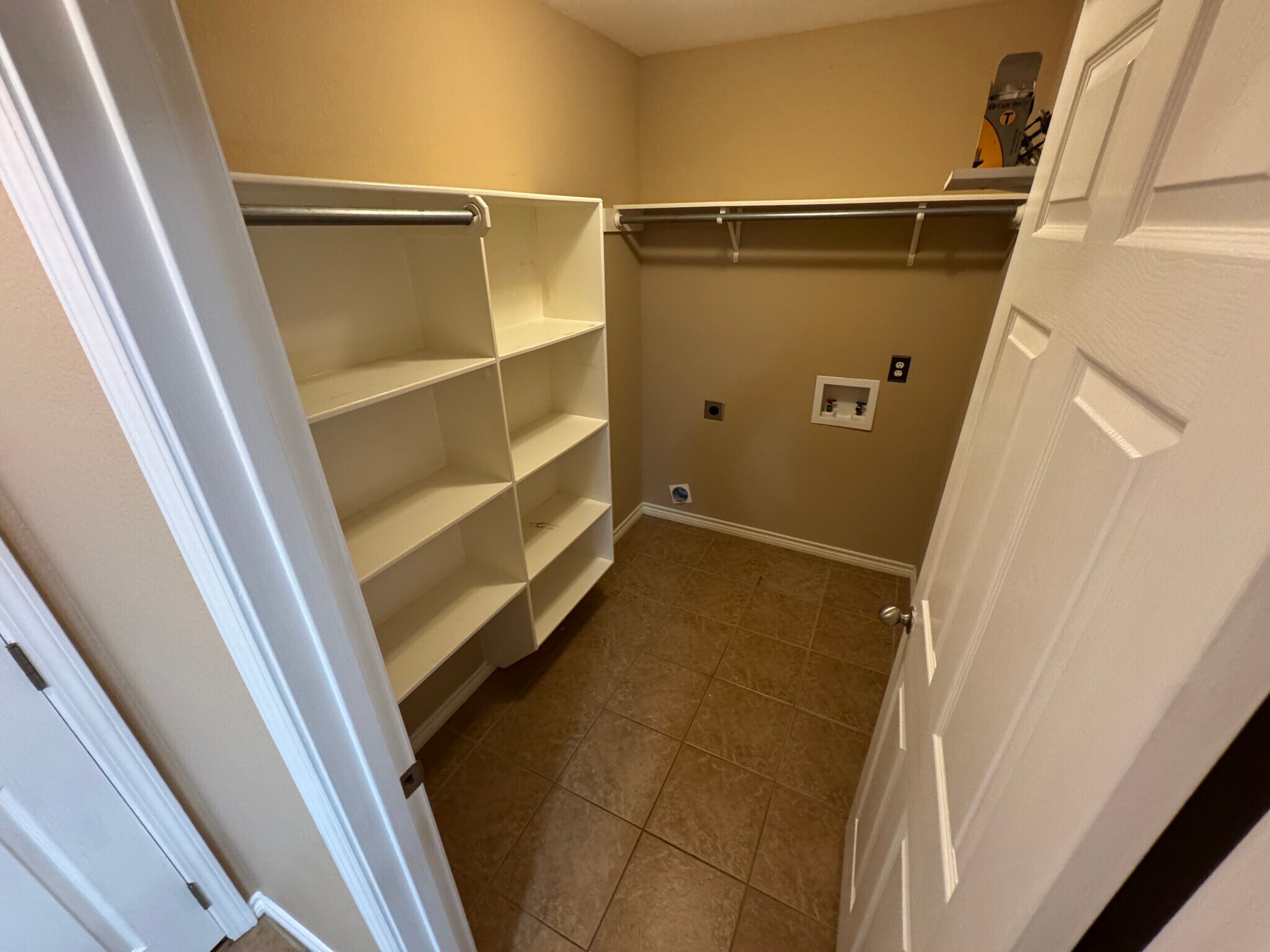 Building Photo - 5660 Springfield Cir W