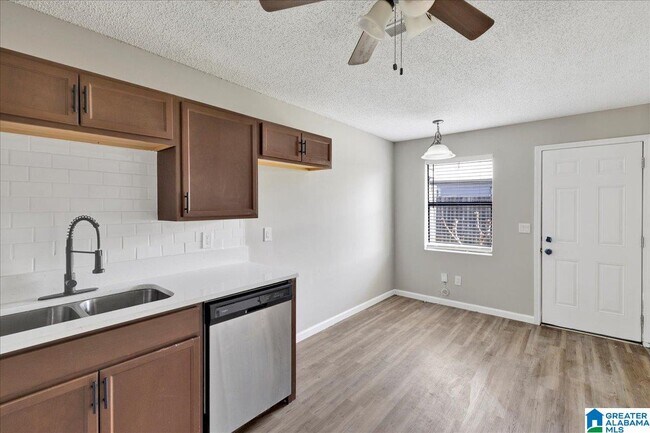 Building Photo - 2111 Pentland Dr