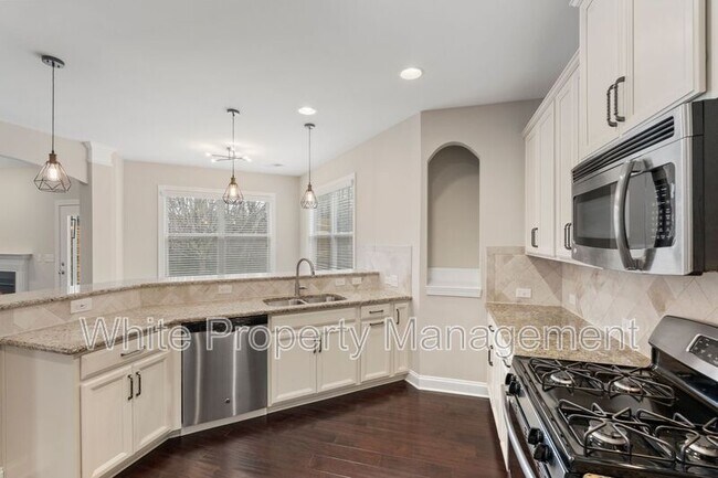 Building Photo - 541 Daventry Ct