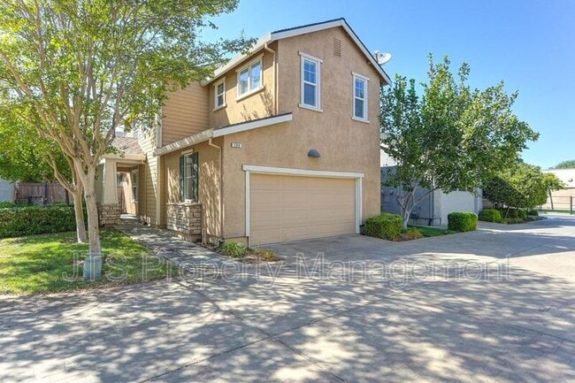 Building Photo - 280 Soaring Hawk Ln