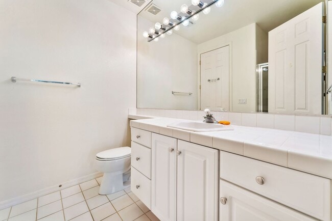 Building Photo - Elevated Summerlin Living Near TPC Summerlin