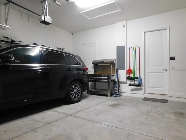 Building Photo - 15532 Sweet Orange Ave