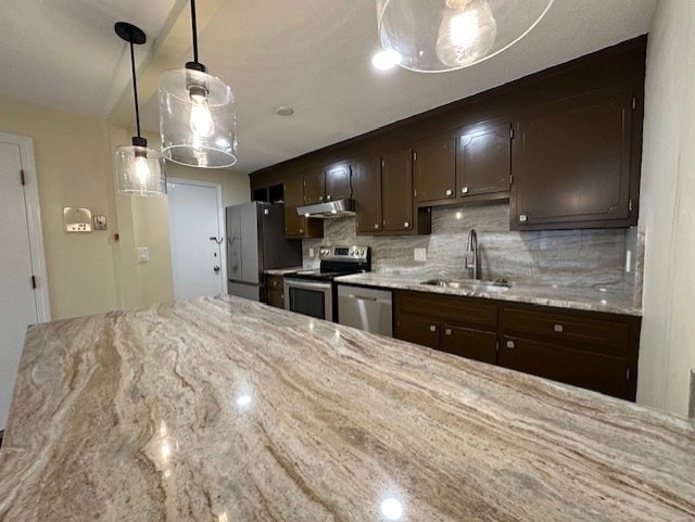 Building Photo - 12 Hallmark Gdns