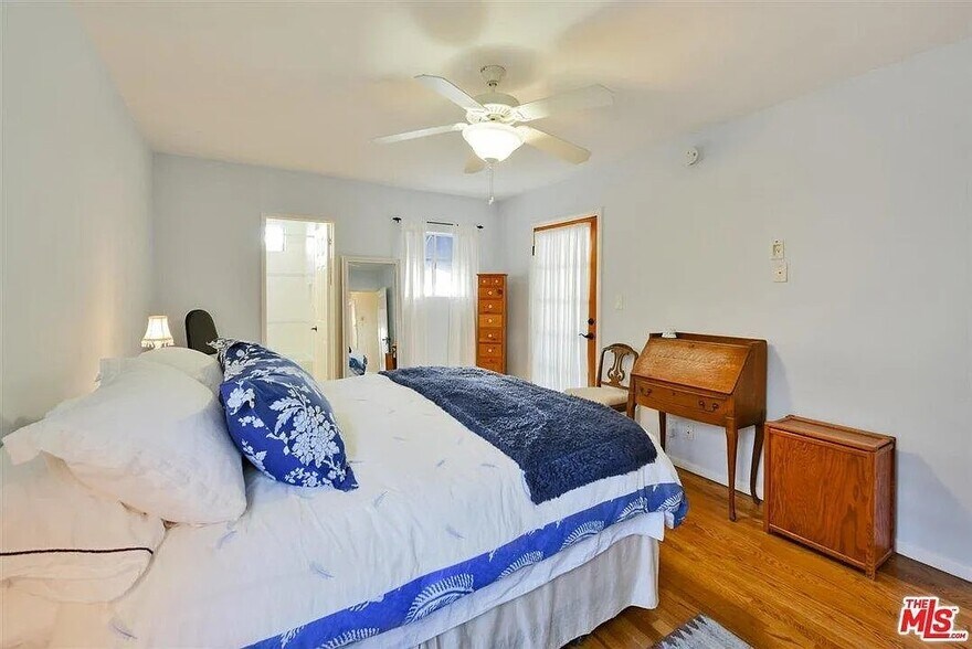 Building Photo - 2110 Overland Ave