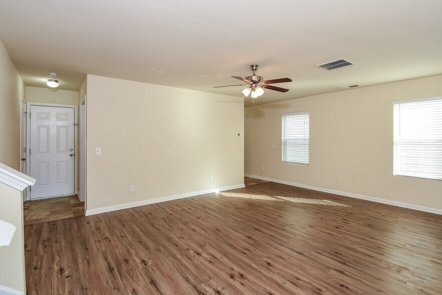 Building Photo - 60 Sharp Way