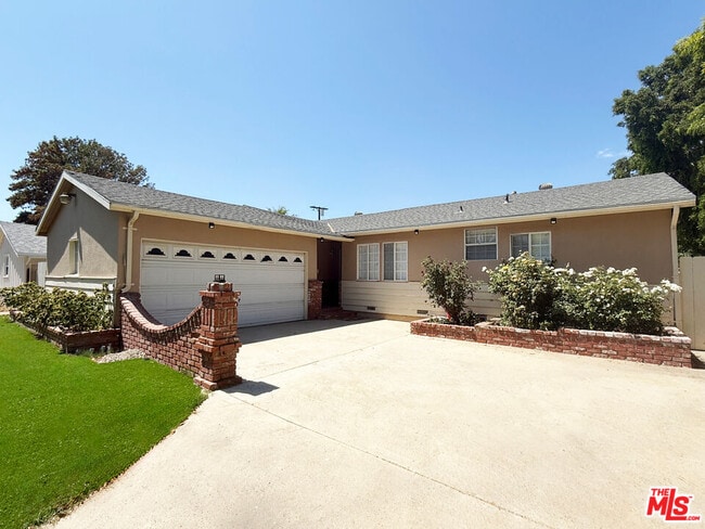 Building Photo - 19023 Cantlay St