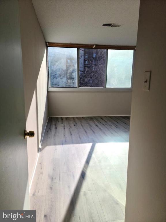 Building Photo - 1830 Metzerott Rd