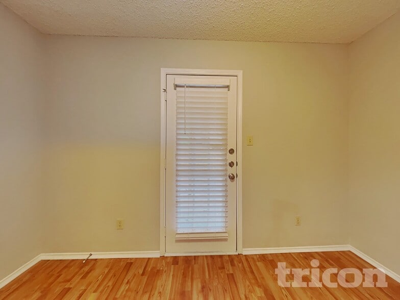 Building Photo - 202 Cutting Horse Ln