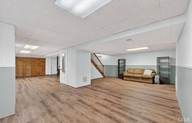 Building Photo - 275 Fox Hill Rd