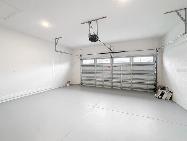 Building Photo - 4959 Shady Pnes Dr