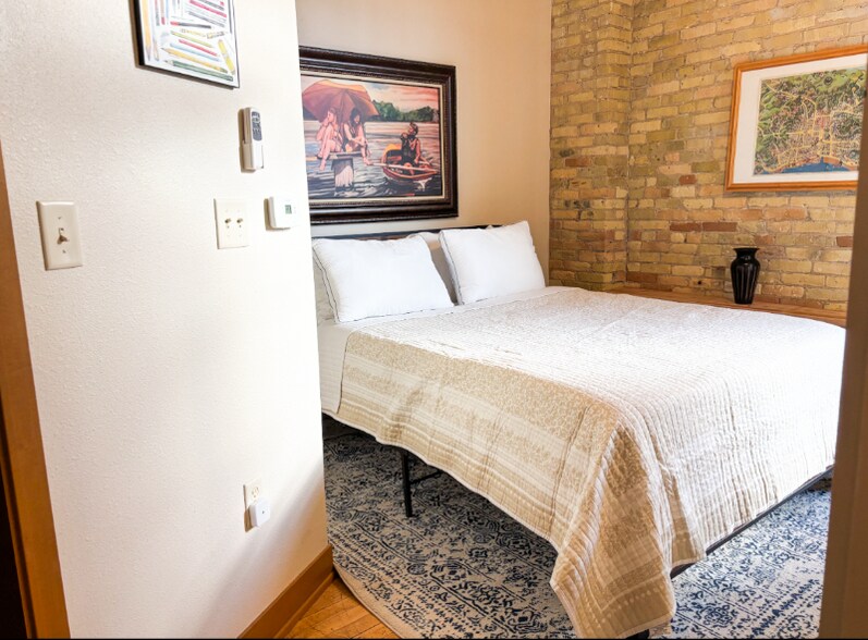 Building Photo - 1017 S 2nd St