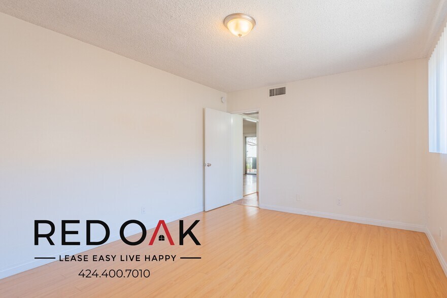 Building Photo - 319 S Clark Dr