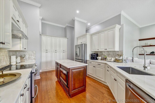 Building Photo - 10370 NW 50th Ct
