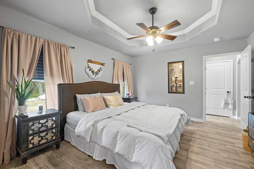 Building Photo - 1777 Point View